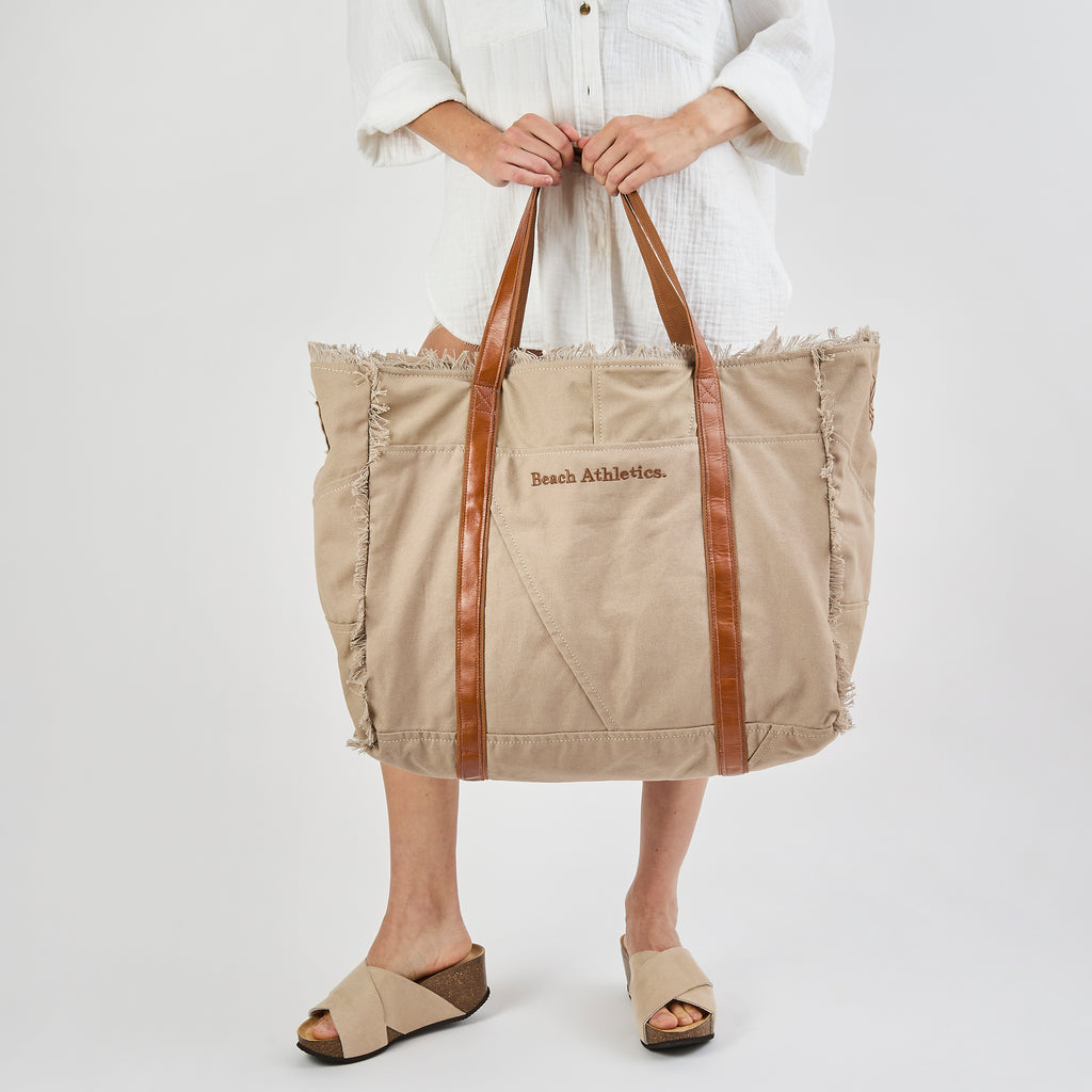 Bonnie bag (a beige washed canvas beach bag), close-up detail