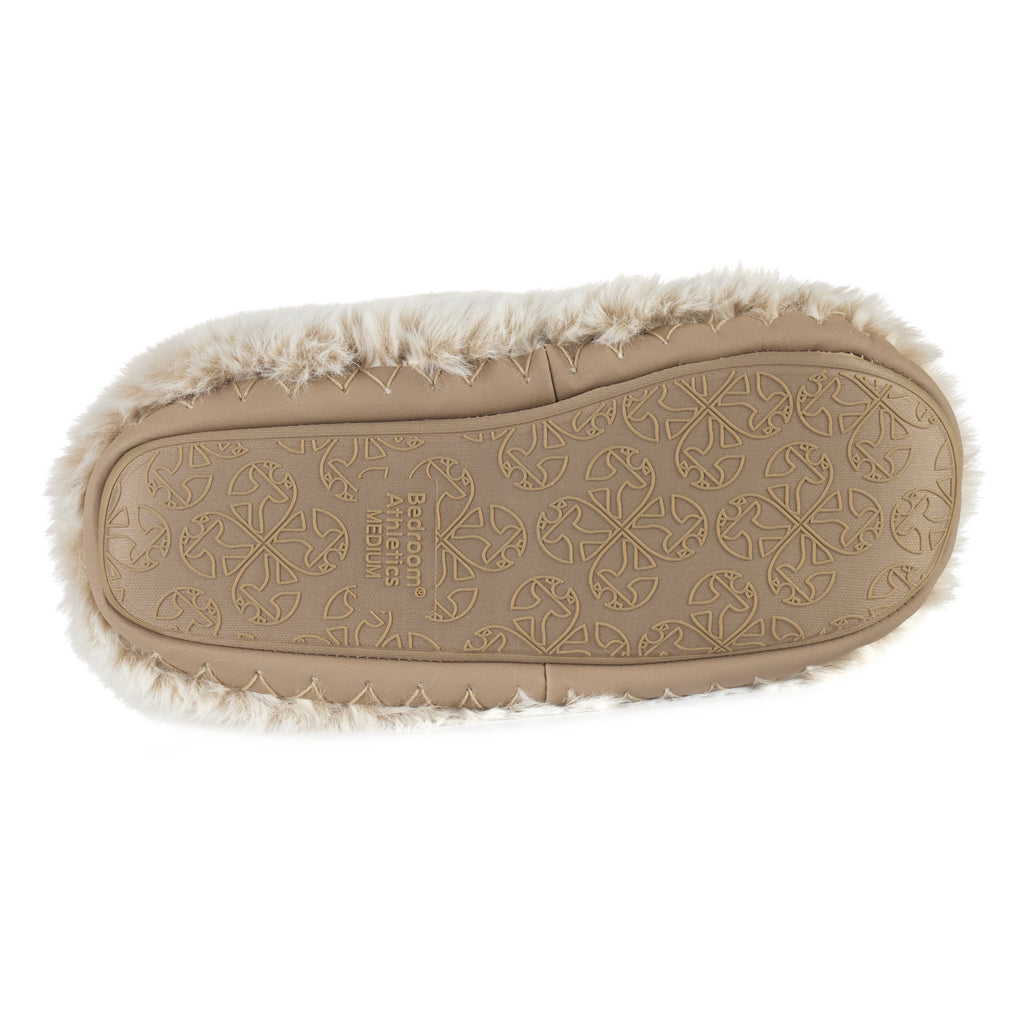 non slip sole of womens Cole Ferret faux fur slipper boots