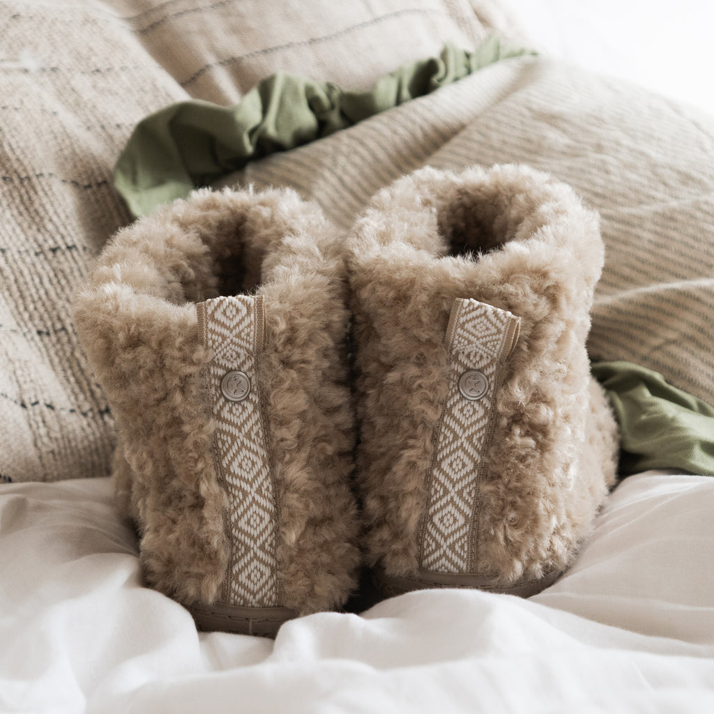Lauren - Luxury Borg Fleece Short Slipper Boot - Biscuit