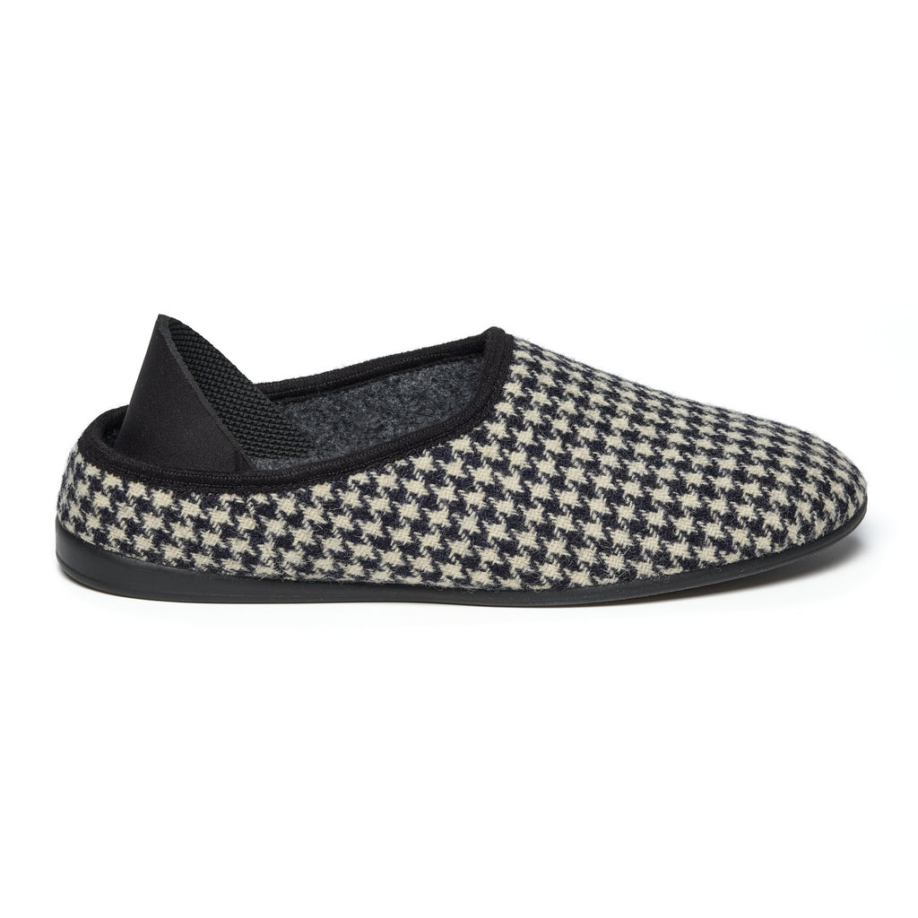 Picture of a Bedroom Athletics Mens slipper