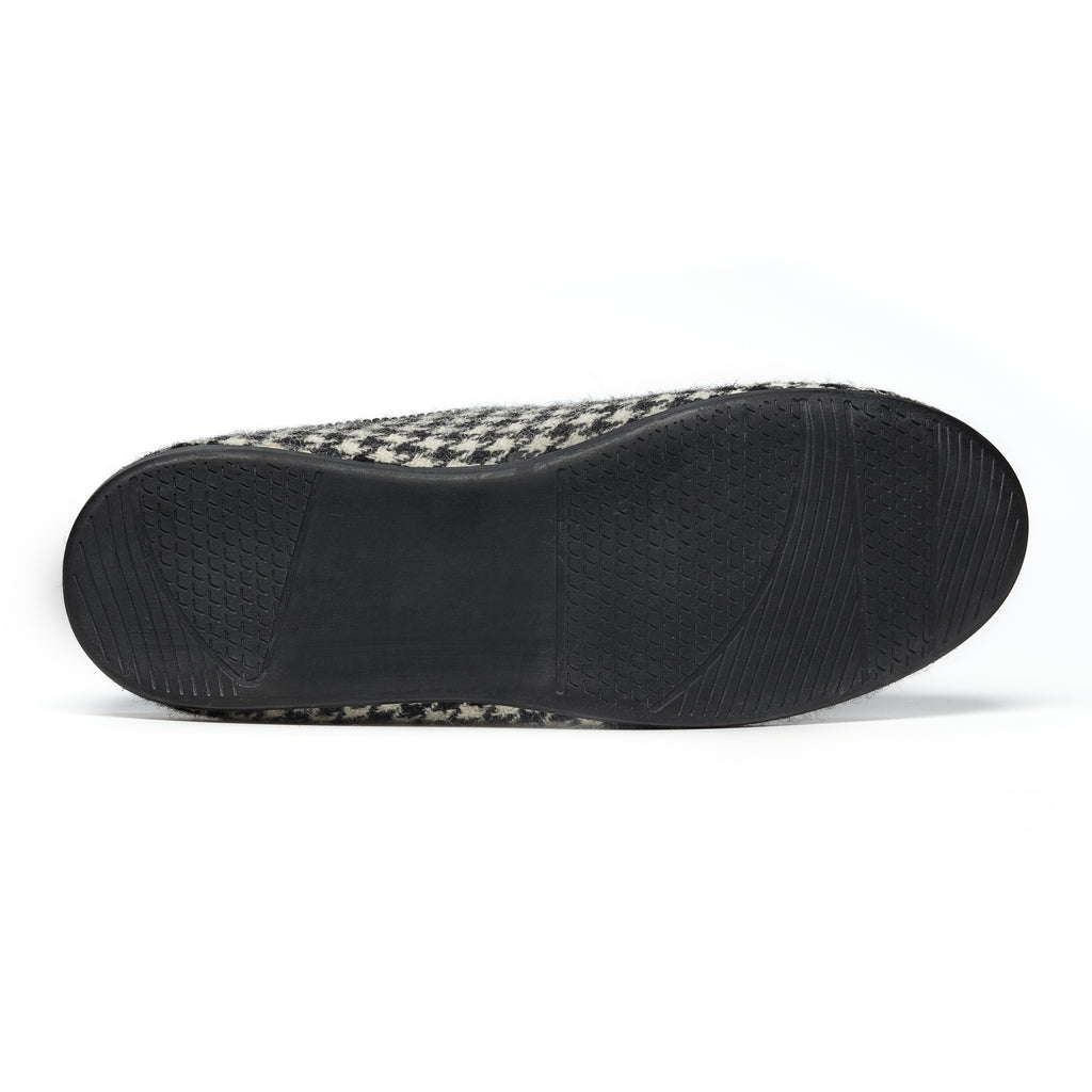 Picture of a Bedroom Athletics slipper sole