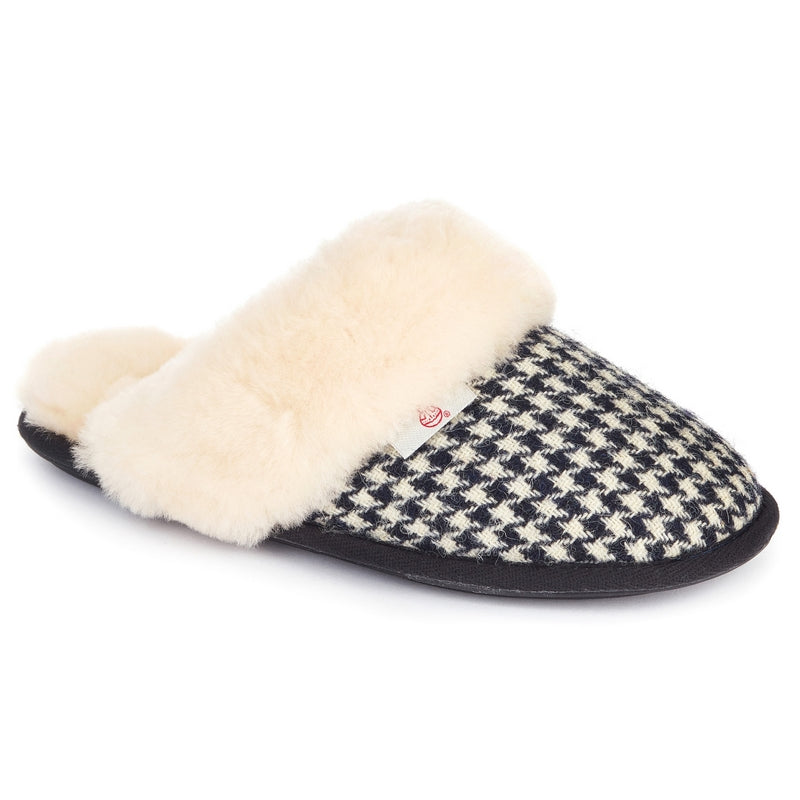 The Kate Harris Tweed Mule in Black / White Houndstooth has luxurious Grade A Australian sheepskin. Bedroom Athletics offers a wide range of premium quality slippers, slip on boots and loungewear.