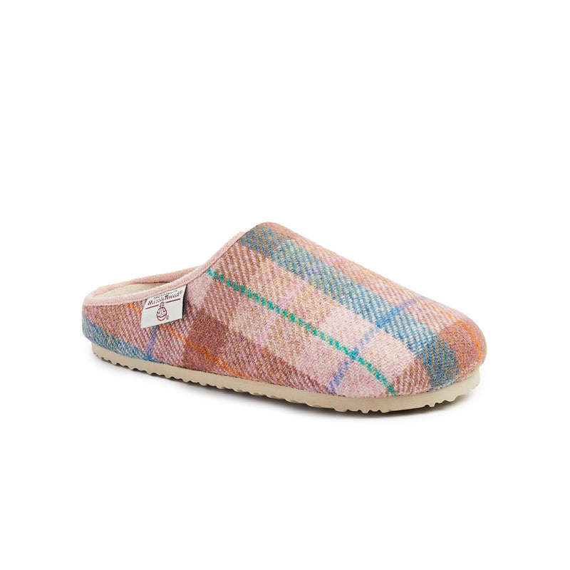 The Charlotte Harris Tweed Slipper Clog in Pink and Navy continues to be a fashion footwear staple and the iconic Harris Tweed textile bring the stunning landscape hues from the Outer Hebrides into this new style. Bedroom Athletics offers a wide range of premium quality slippers, slip on boots and loungewear.