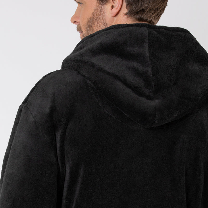 The Men's Moore Flannel Fleece Dressing Gown in Black is a soft fleece lining and a cozy hood. Bedroom Athletics offers a wide range of premium quality slippers, slip on boots and loungewear.