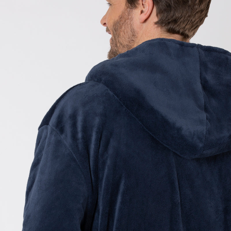 The Men's Moore Flannel Fleece Dressing Gown in Navy is a soft fleece lining and a cozy hood. Bedroom Athletics offers a wide range of premium quality slippers, slip on boots and loungewear.